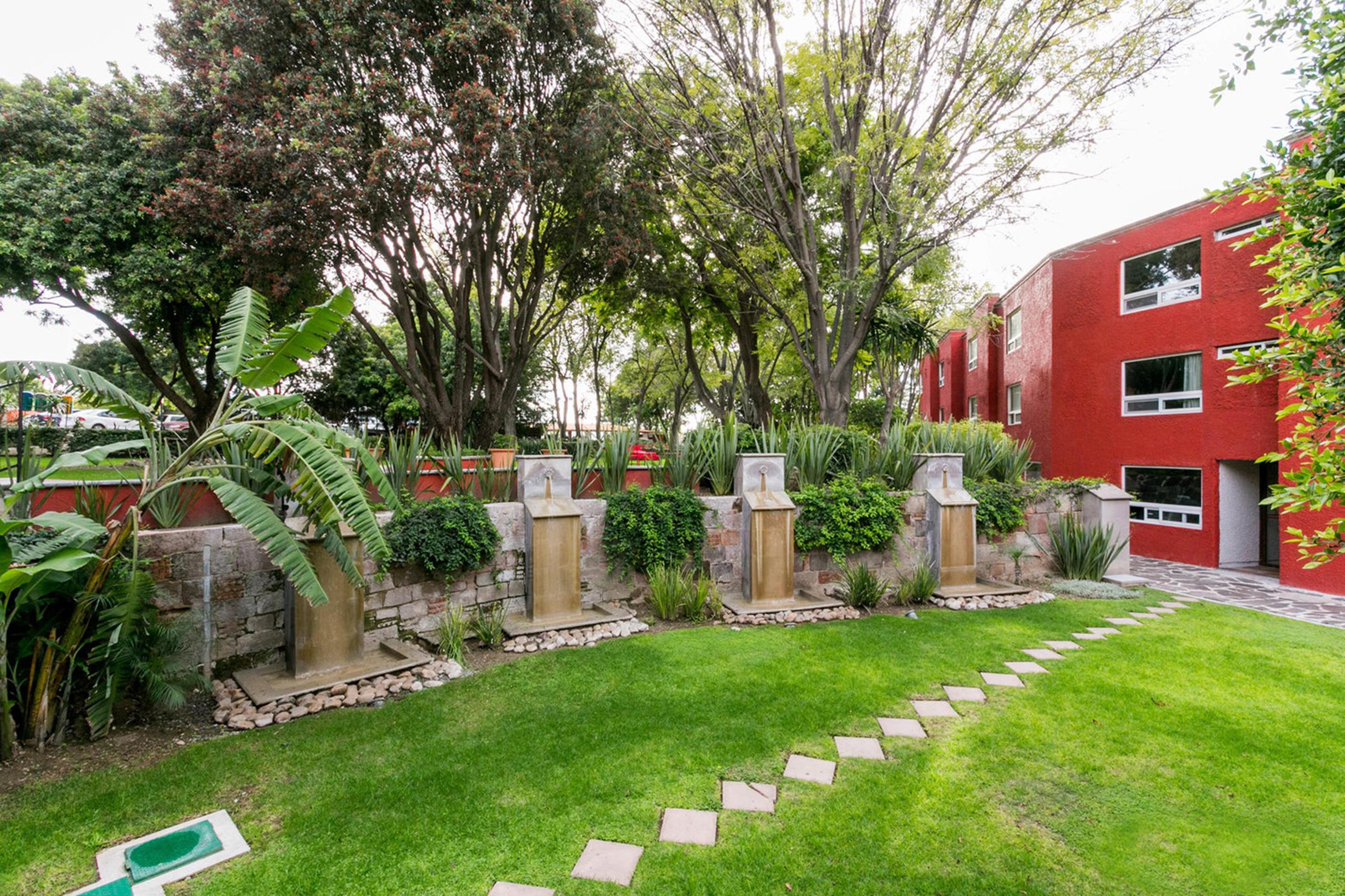 Real De Minas San Miguel De Allende Exteriör bild Fountains at the school